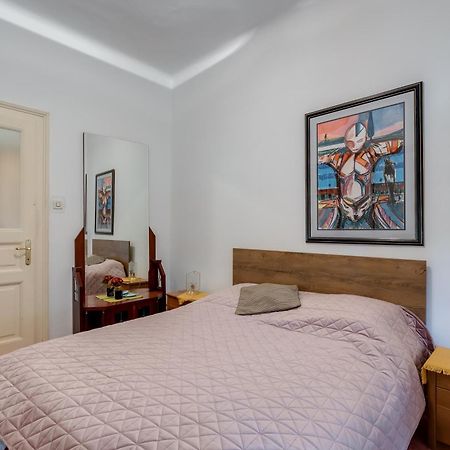 City Apartment With Garden - Happy Rentals 리예카 외부 사진