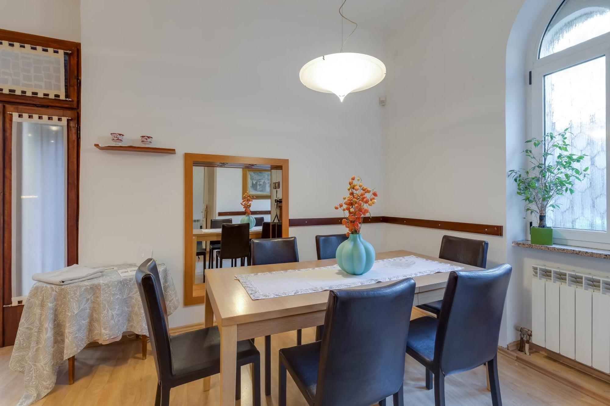 City Apartment With Garden - Happy Rentals 리예카 외부 사진