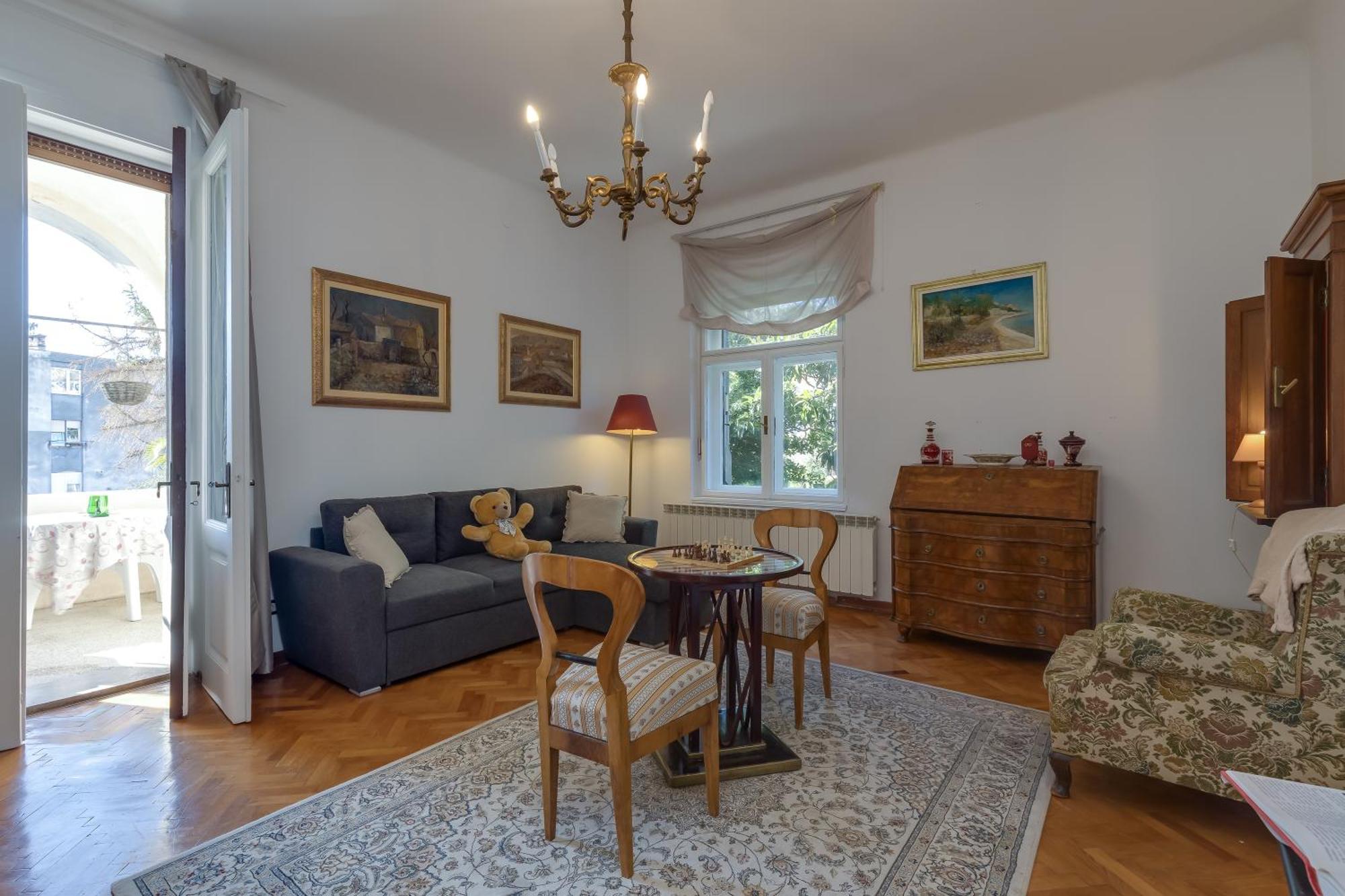 City Apartment With Garden - Happy Rentals 리예카 외부 사진
