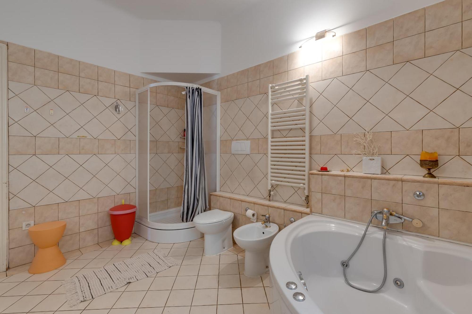 City Apartment With Garden - Happy Rentals 리예카 외부 사진
