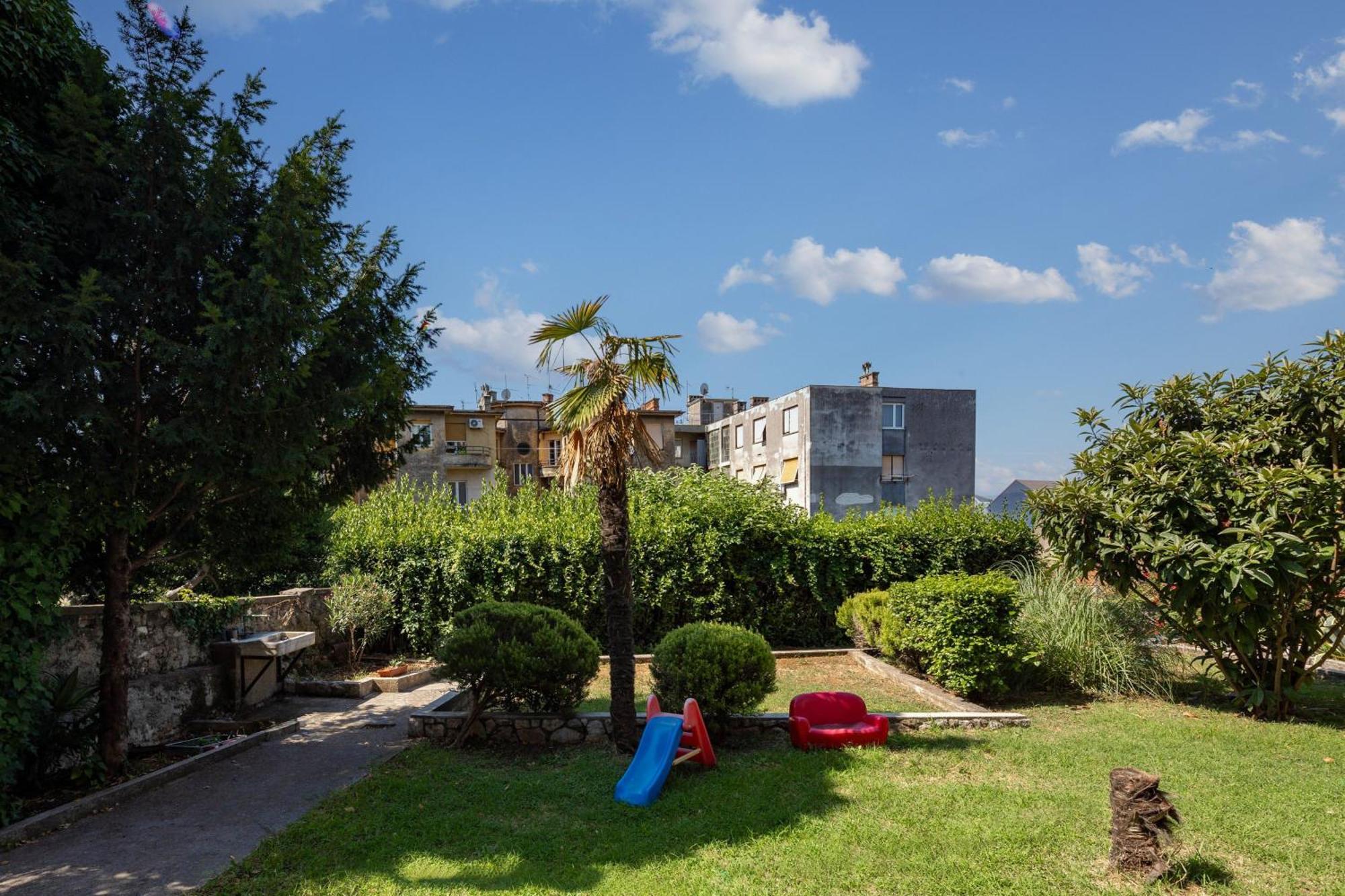 City Apartment With Garden - Happy Rentals 리예카 외부 사진
